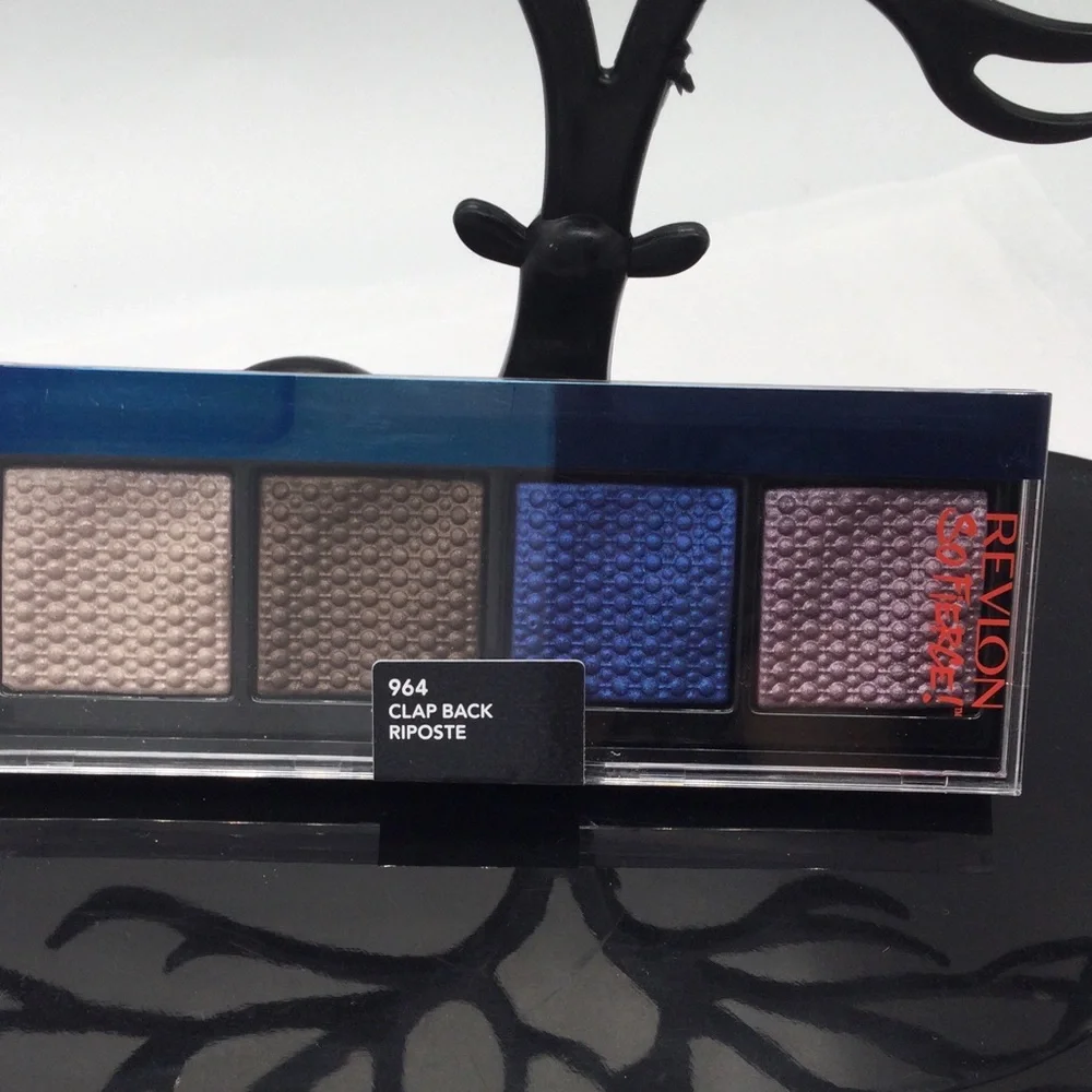 Revlon Clap Back Riposte Eyeshadow Palette. 2 pk New